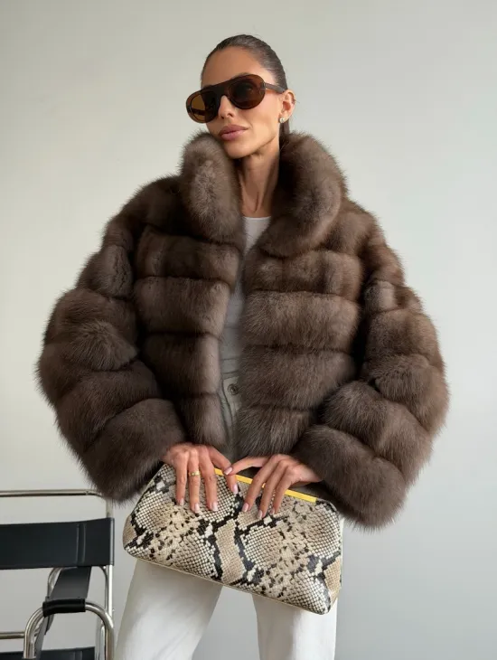 Короткая шуба из куницы - цвет трюфель