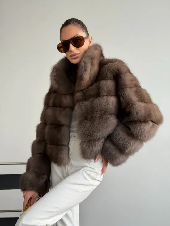 Короткая шуба из куницы - цвет трюфель