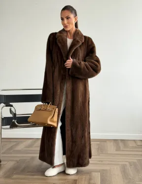 Прямая шуба из норки с поясом