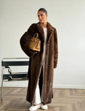 Прямая шуба из норки с поясом