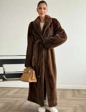 Прямая шуба из норки с поясом