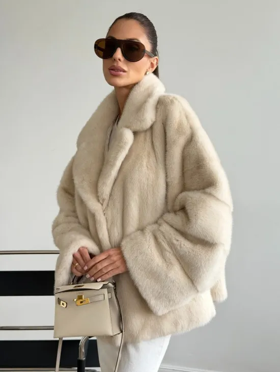 Женский норковый полушубок