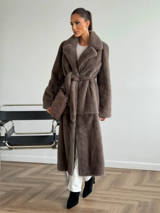 Прямая норковая шуба с поясом