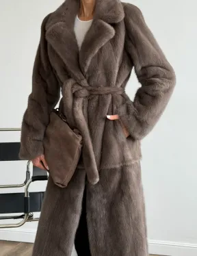 Прямая норковая шуба с поясом