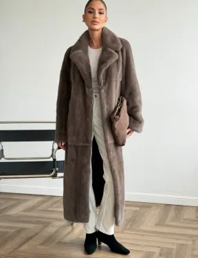 Прямая норковая шуба с поясом