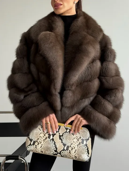 Шуба из куницы с английским воротником