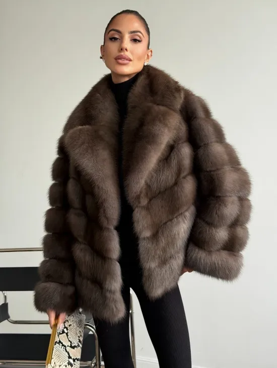 Шуба из куницы с английским воротником