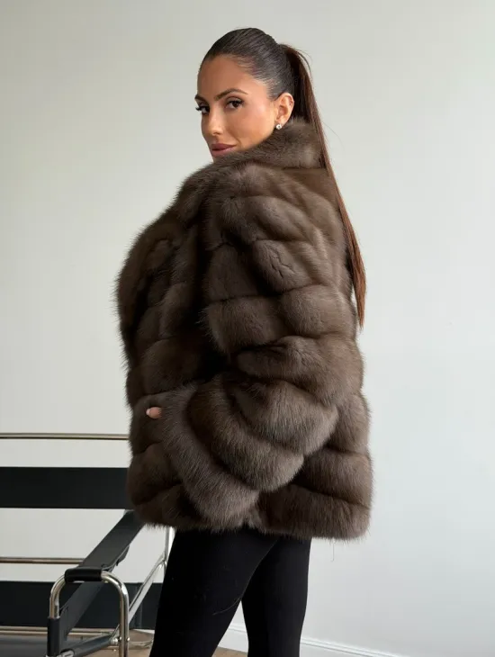 Шуба из куницы с английским воротником