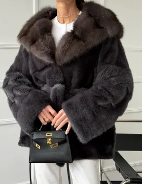 Графитовая шуба с капюшоном из куницы