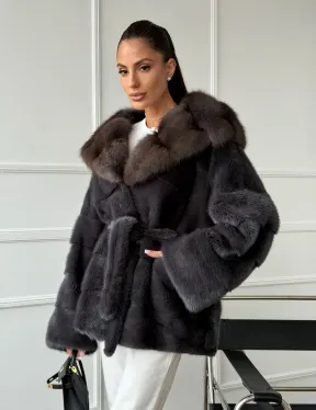 Графитовая шуба с капюшоном из куницы