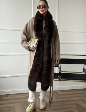 Длинное пальто с мехом финского песца