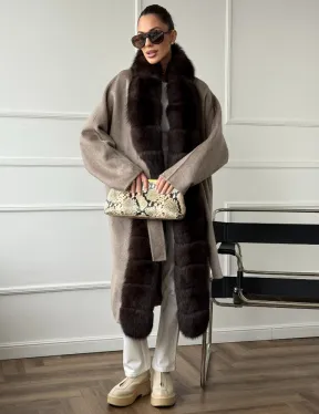 Длинное пальто с мехом финского песца