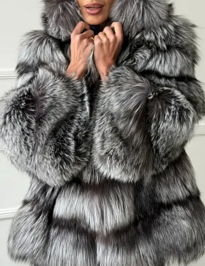 Шуба из меха чернобурки с капюшоном - серая