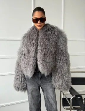 Серая шубка из меха ламы