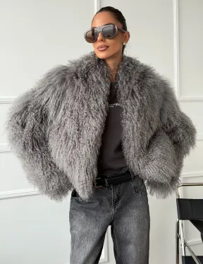 Серая шубка из меха ламы