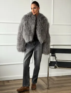 Серая шубка из меха ламы