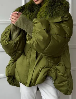 Женский стеганный пуховик с воротником чернобурки