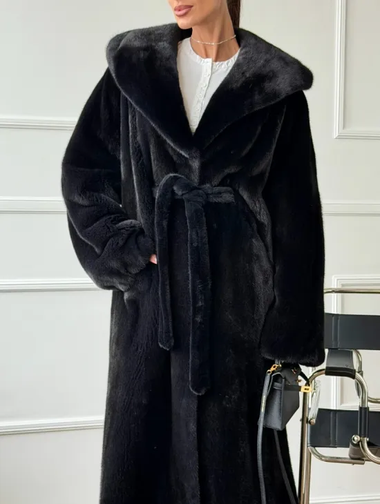 Шуба из норки BLACKGLAMA  с капюшоном в роспуск