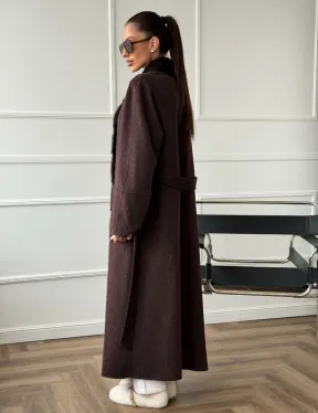 Длинное демисезонное пальто с мехом норки