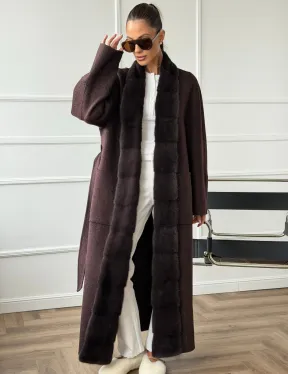 Длинное демисезонное пальто с мехом норки