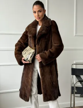 Норковая шуба средней длины со шлицами по бокам