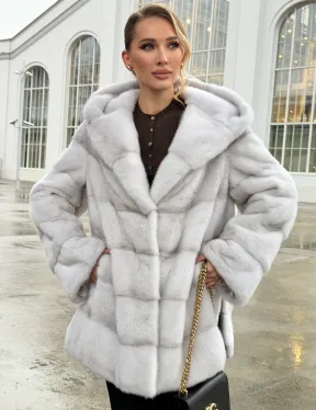 Белая норковая шуба с капюшоном - автоледи