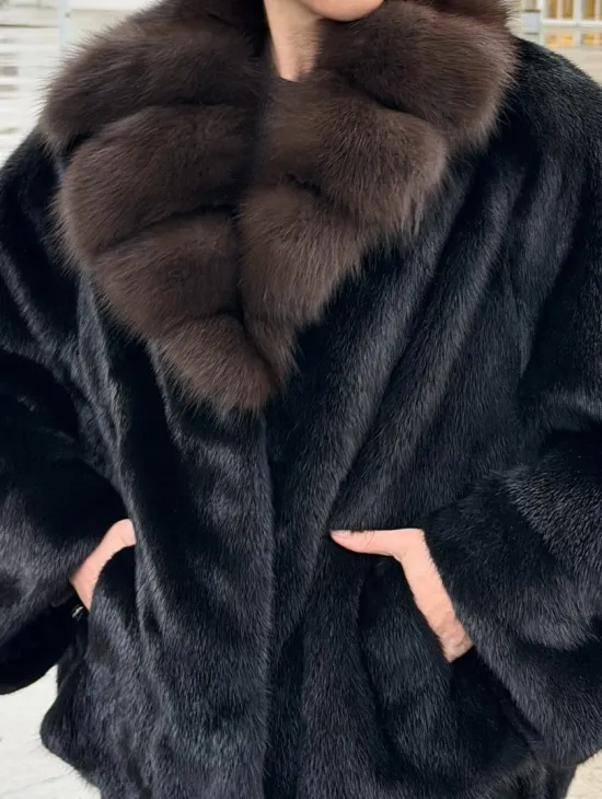 Черный норковый жакет с воротником куницы