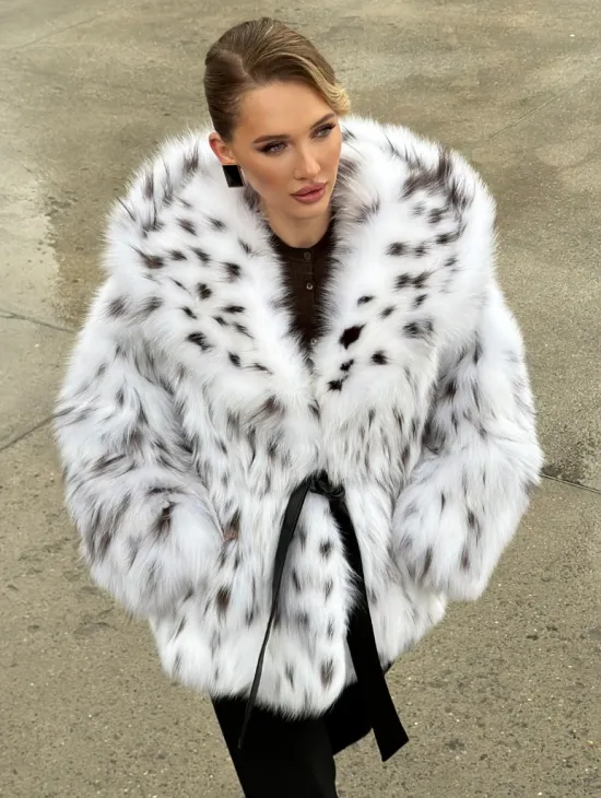 Шуба из лисьего меха под рысь с капюшоном