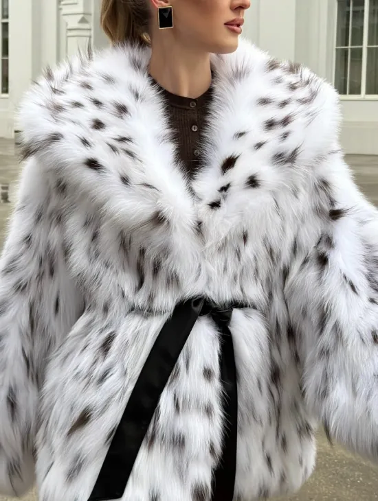 Шуба из лисьего меха под рысь с капюшоном