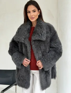 Серая дубленка из тиградо
