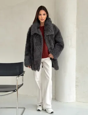 Серая дубленка из тиградо