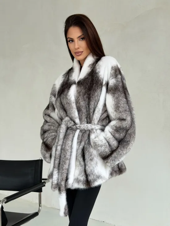 Белая шуба из норки крестовки
