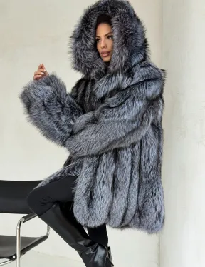 Шуба из натурального меха чернобурки с капюшоном
