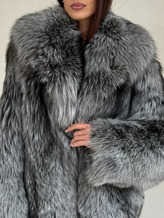 Полушубок из чернобурой лисы