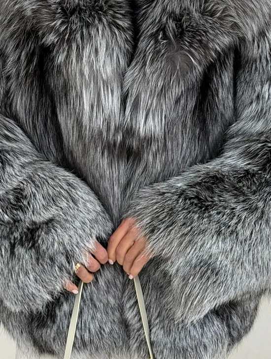 Полушубок из чернобурой лисы
