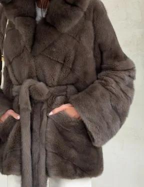 Меховой норковый полушубок с капюшоном куница