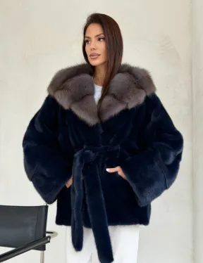 Норковый полушубок синего цвета с капюшоном куница