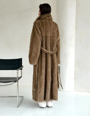 Прямая норковая шуба с меховым поясом