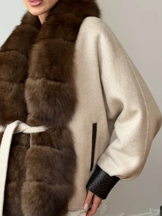 Женское шерстяное полупальто с мехом