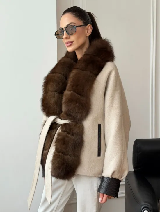 Женское шерстяное полупальто с мехом