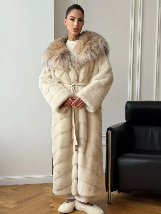 Длинная норковая шуба - капюшон из меха рыси