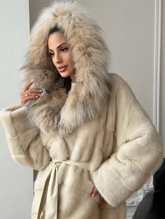 Длинная норковая шуба - капюшон из меха рыси