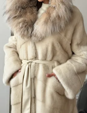 Длинная норковая шуба - капюшон из меха рыси