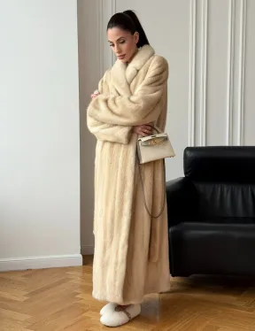 Длинная норковая шуба в натуральном цвете пастель