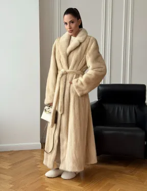 Длинная норковая шуба в натуральном цвете пастель