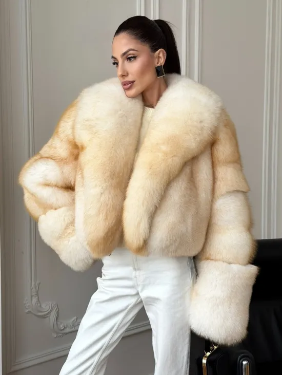 Шуба короткая из меха финского песца