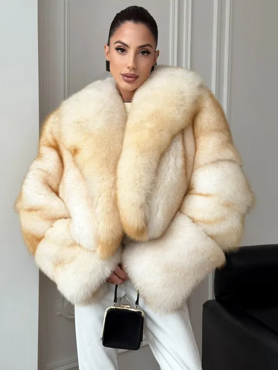 Шуба короткая из меха финского песца