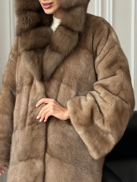 Шуба норковая с капюшоном куница
