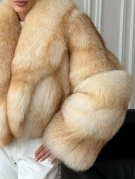 Полушубок-кроп с шалевым воротником из меха песца