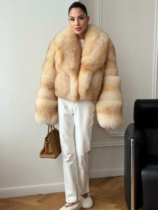 Полушубок-кроп с шалевым воротником из меха песца